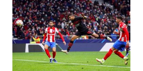 Der magische brasilianische Fußballspieler schafft das Wunder des AC Milan